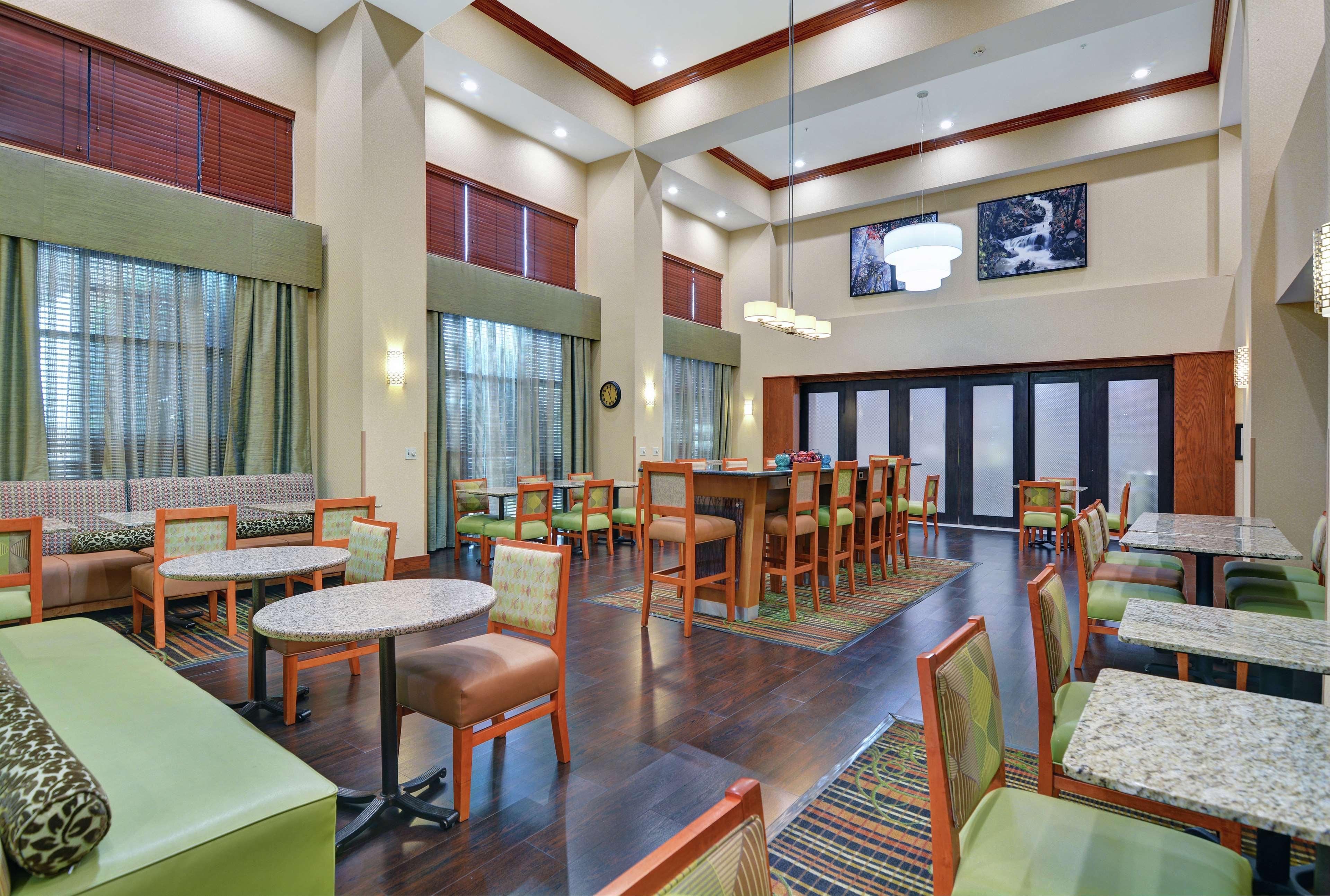 Hampton Inn Fayetteville Εξωτερικό φωτογραφία